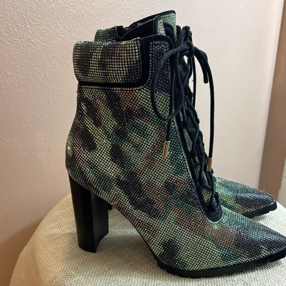 Steve Madden Illisa-R Green Embellished Camo Lace-Up Boots - Picture 2 of 4
